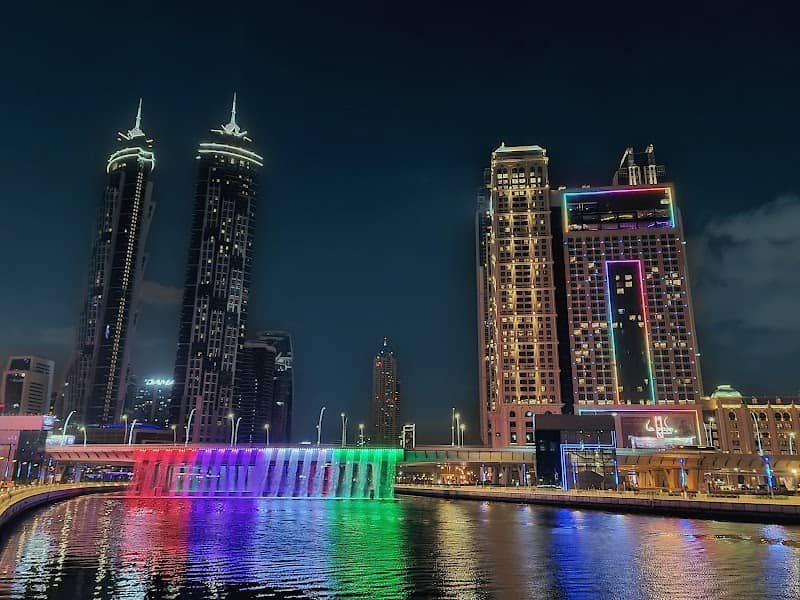 Dubai Waterfall - Image 1
