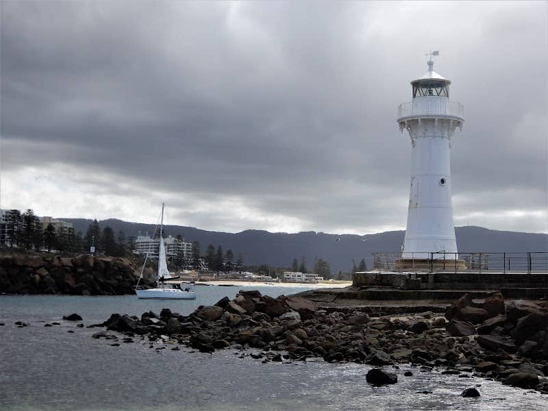 Wollongong Breakwater Lighthouse - Image 3