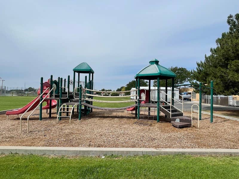 Oak Forest Park - Image 1