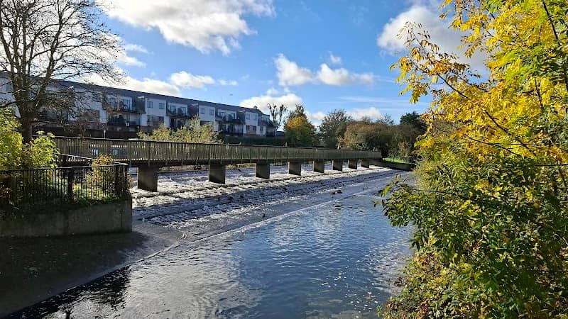 Hartham Common Park - Image 1