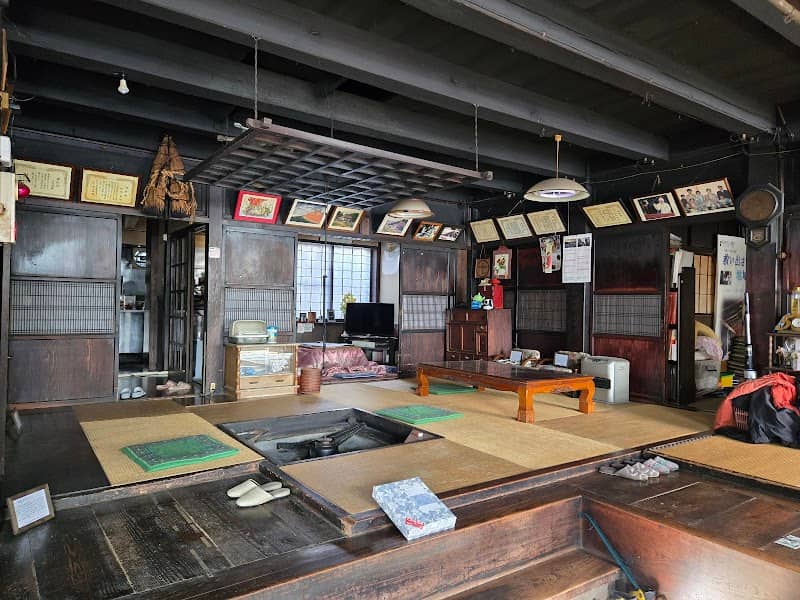 茅葺き屋根と囲炉裏の古民家 白馬マル七 - Image 2