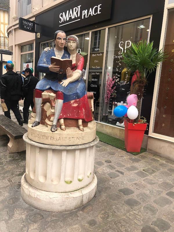 Statue de Nicolas Retif de la Bretonne - Image 1
