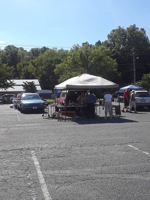 LaFollette Outdoor Flea Market - Image 1
