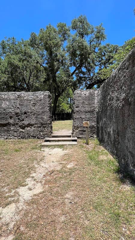 Fort Dorchester Ruins - Image 2