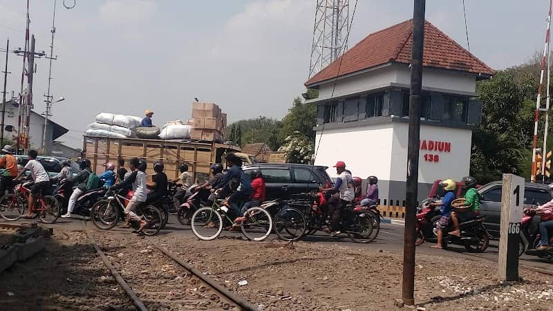 our childhood place to see trains - Image 1