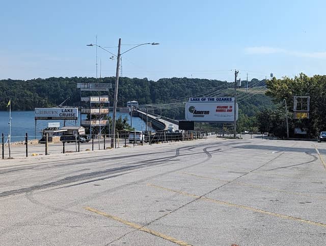 Lake of the Ozarks Welcome Sign - Image 1
