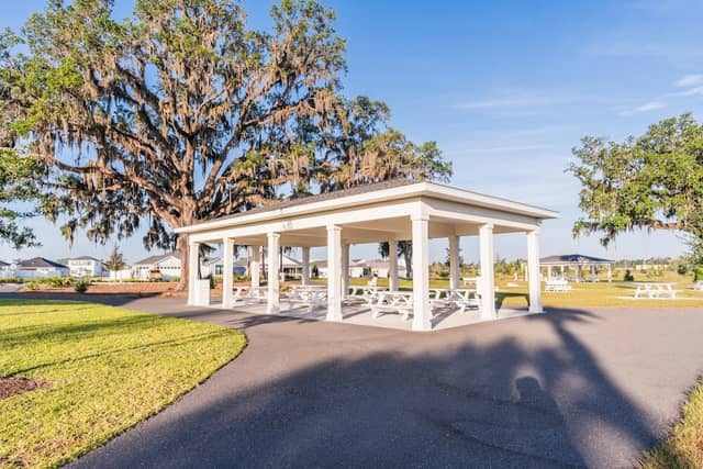 Lake Harlow Park - Image 1