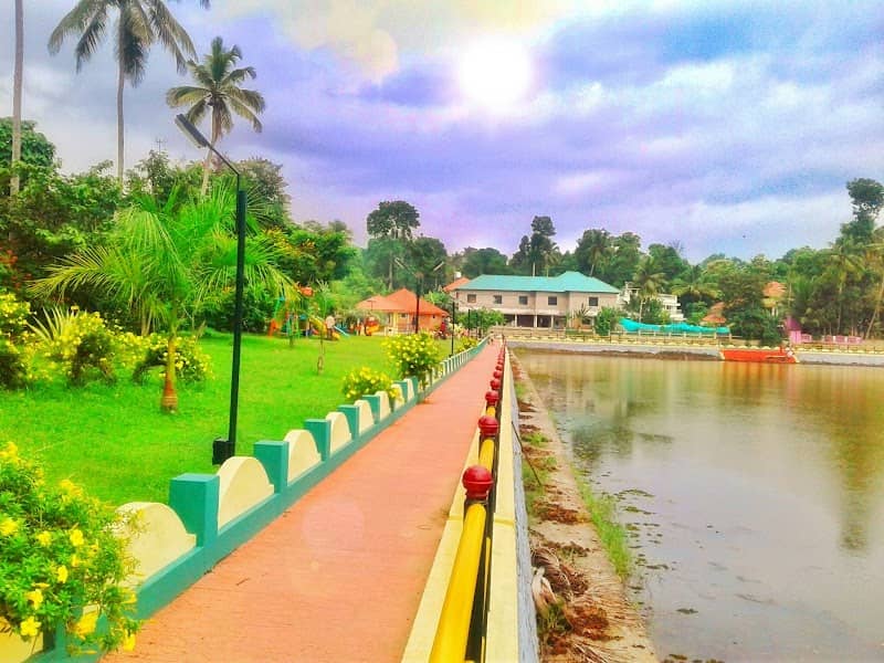 Kokkottuchira Pond + Park - Image 1