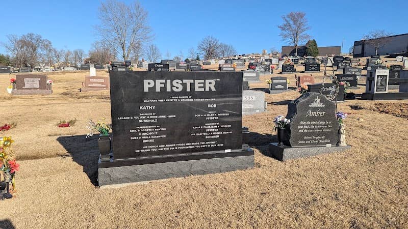 Tombstone of Robert Pfister of Jasper, Indiana - Image 1