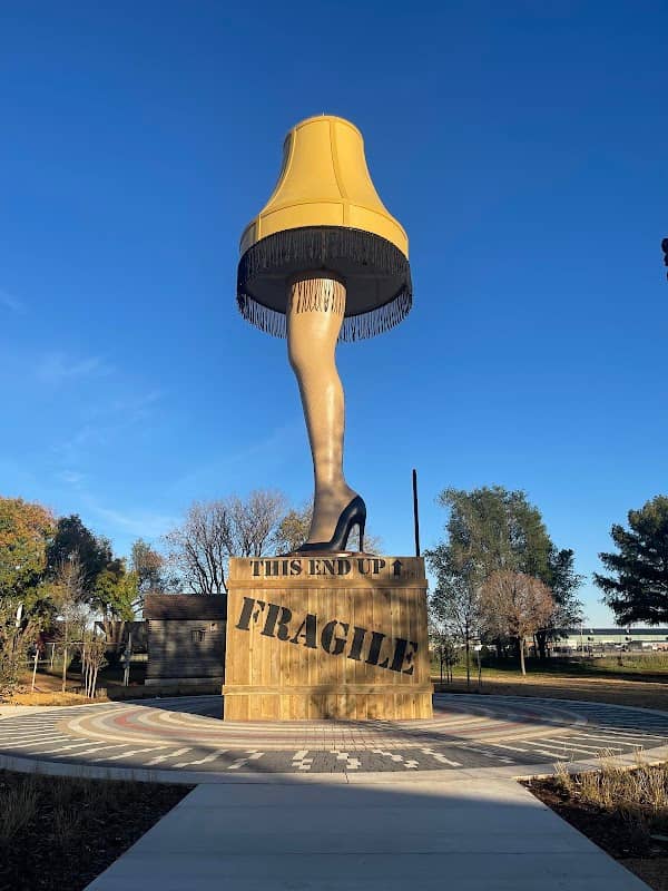 Chickasha Leg Lamp - Image 1