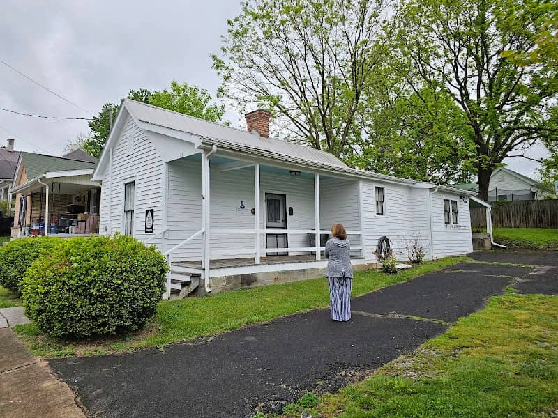 Tennessee Ernie Ford Birthplace - Image 1
