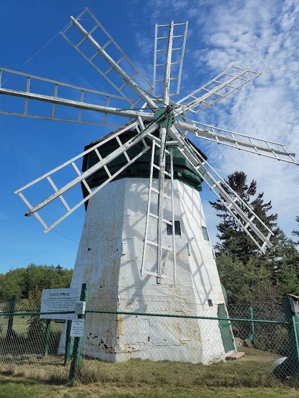 Davidson Windmill and Eskolin Log House - Image 1
