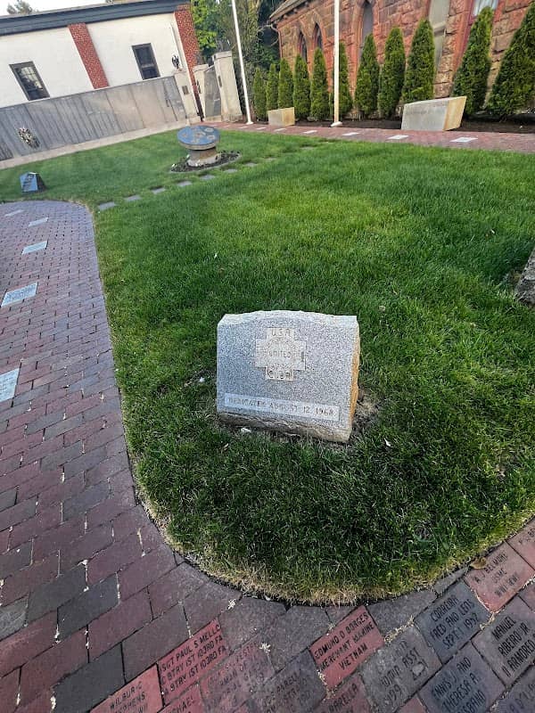Honor roll garden - Image 2