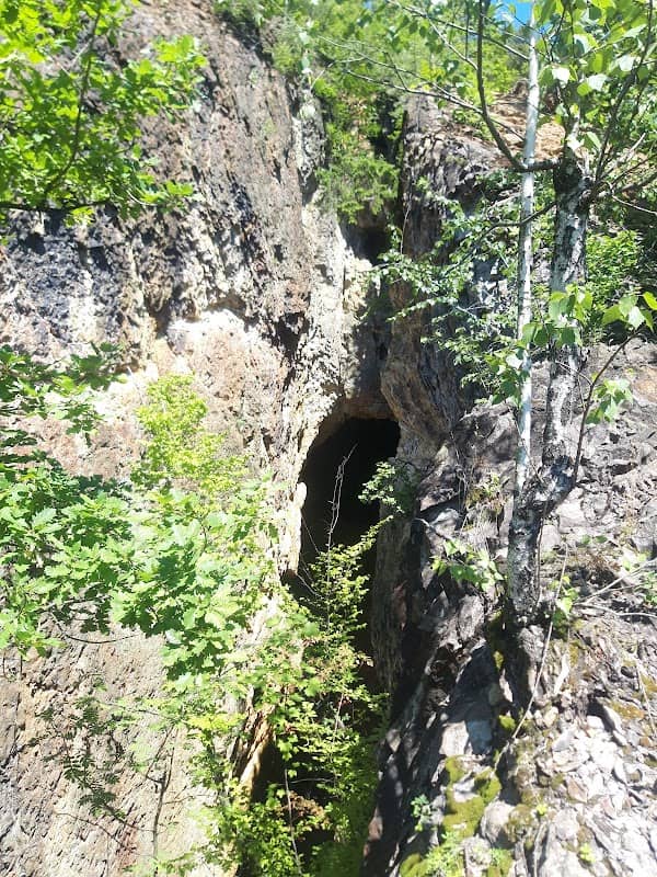 Crăpătura Zorilor - Image 2