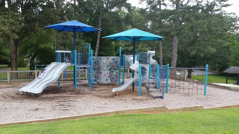 Lake Court Park - Image 1