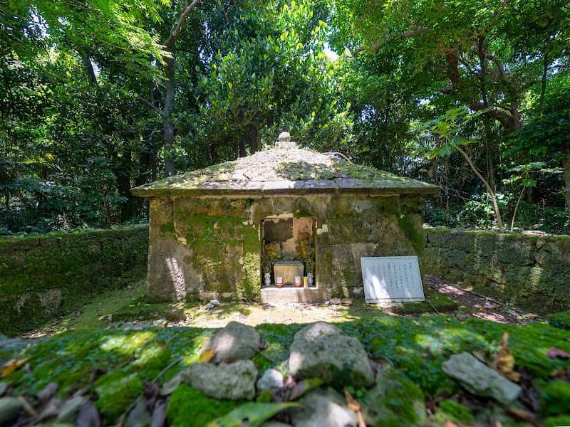 Tomb of King Gihon - Image 2