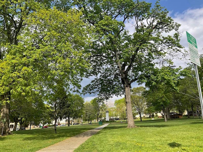 Mansion Square Park - Image 2