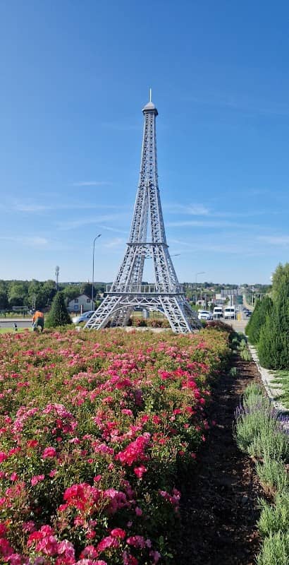 Roundabout with the Eiffel Tower in Rybnik - Image 1