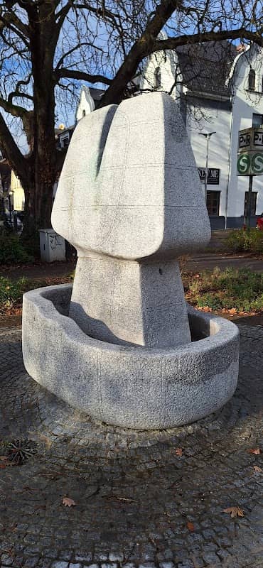 Fruchtbarkeitsbrunnen - Image 3