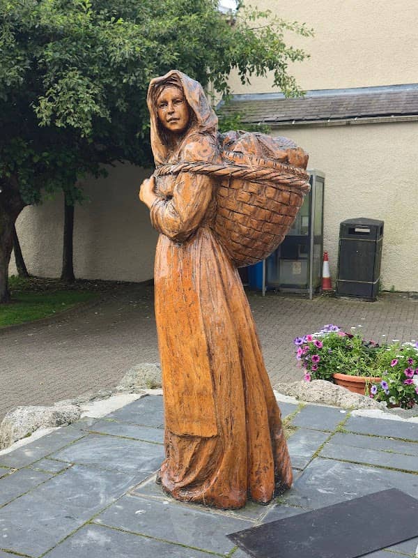 Peat Lady Statue - Image 1