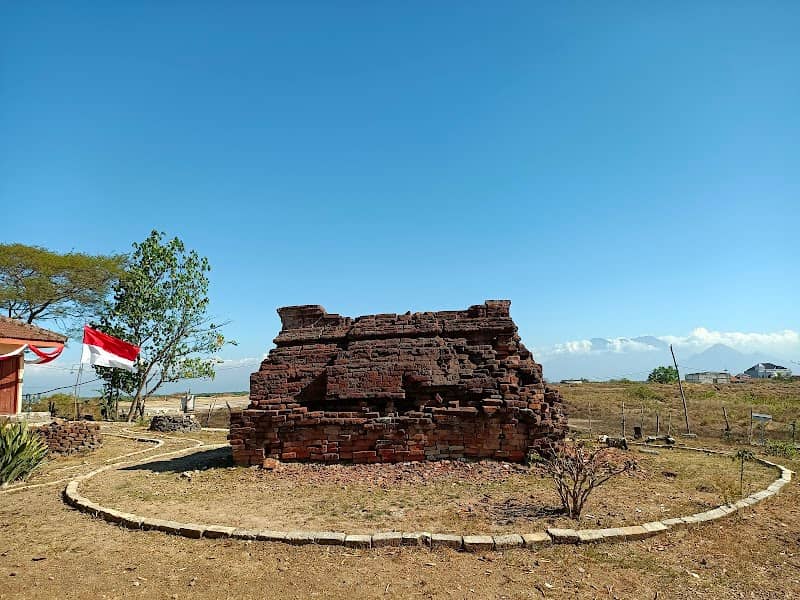 Tawangalun Temple - Image 2