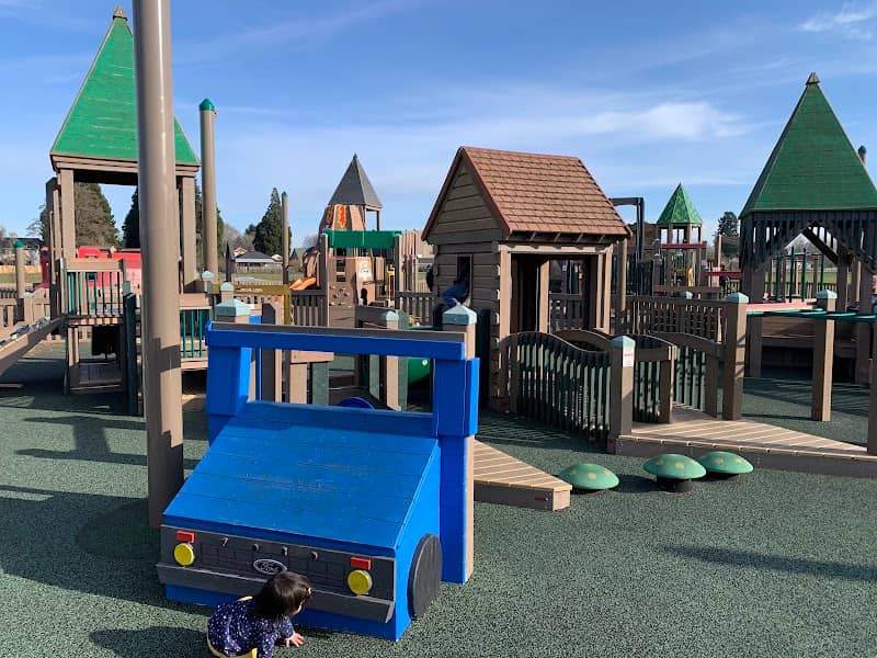 Keizer Rapids Big Toy Playground - Image 1