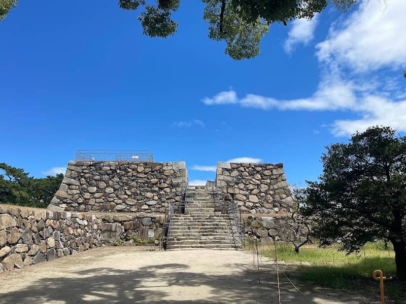 Takamatsujō tenshudai-ato site - Image 2