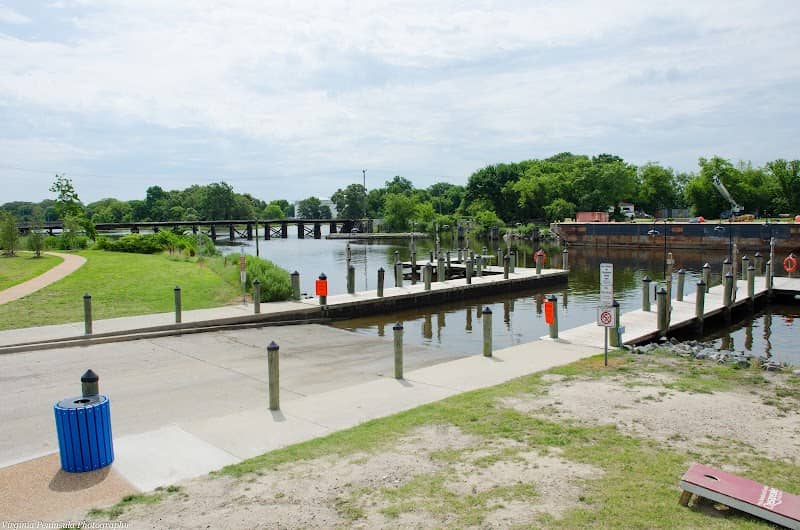 Elizabeth River Boat Landing and Park - Image 1
