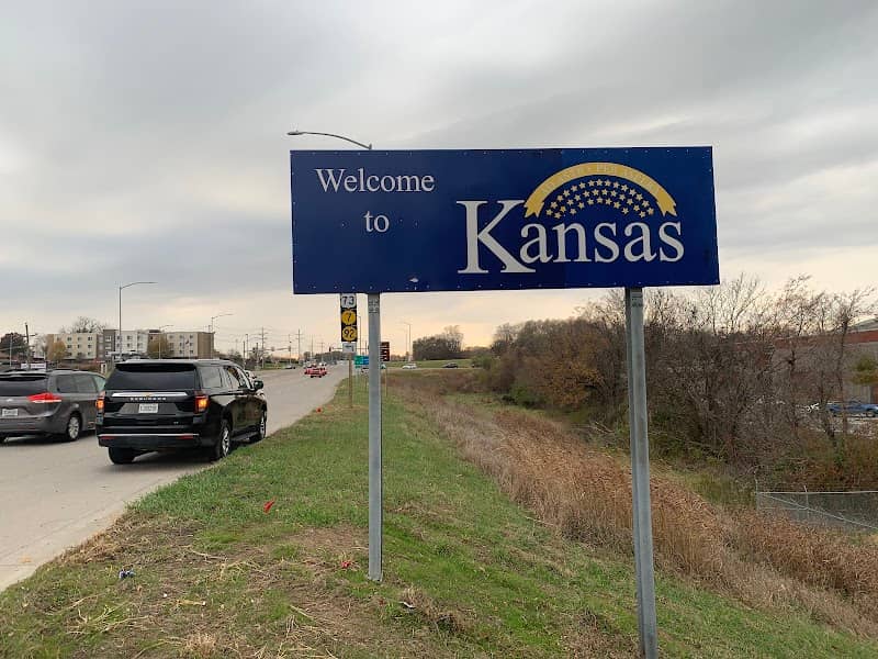 Welcome to Kansas sign - Image 1