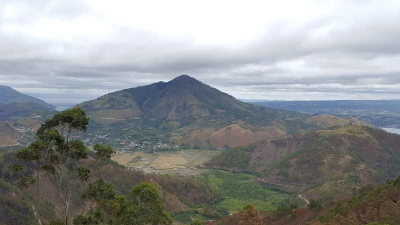 Gunung Pusuk Buhit - Image 1