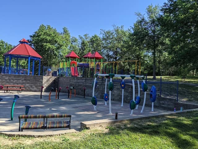 Laurel Park - Image 2