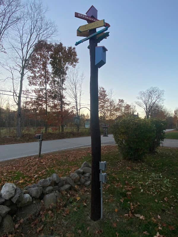 Crown Point Sign Post - Image 2