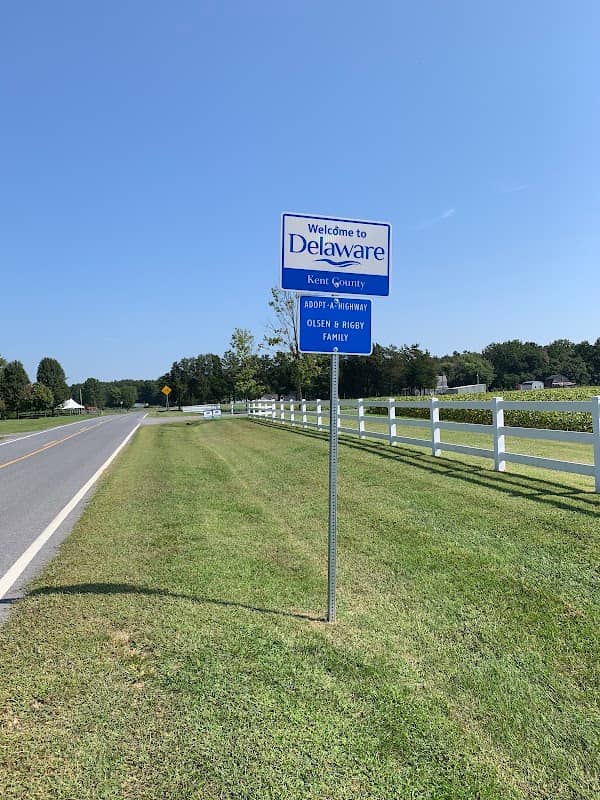 Welcome to Delaware sign - Image 1
