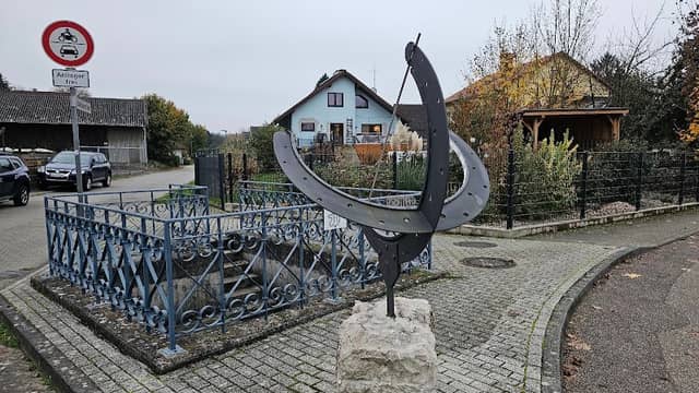 Lochbergbrunnen - Image 1