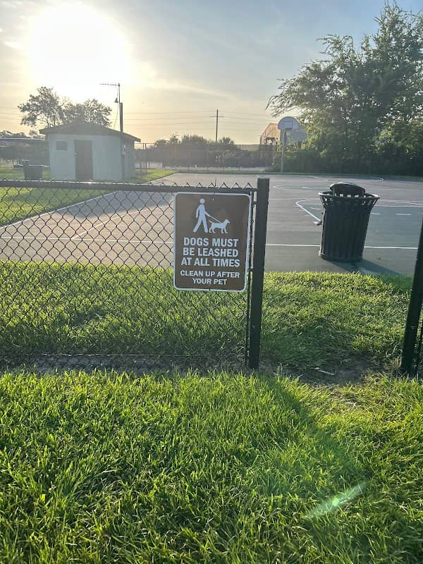 Woodmere Park - Image 2