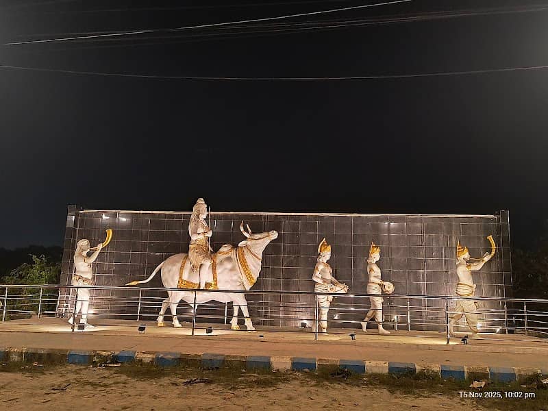 Lord Shiva statue - Image 1