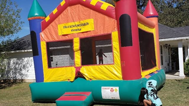 Piña Bounce House Rentals - Image 1
