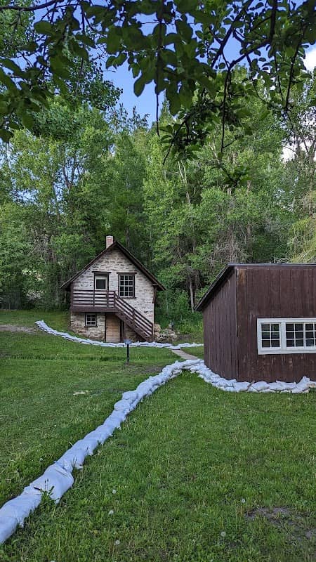 Huber Grove - Image 1