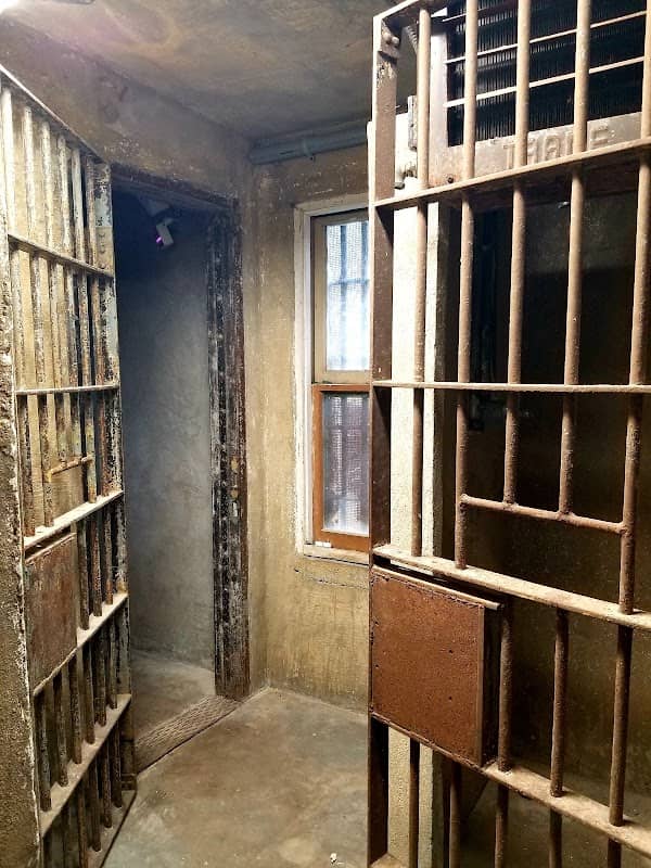 The Old Gilchrist County Jail - Image 3
