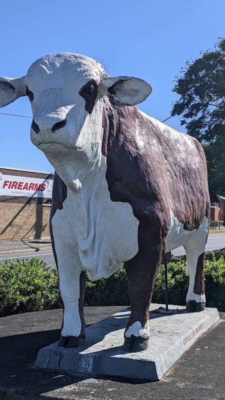 Braford Statue - Image 1