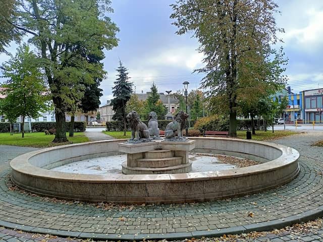 Fountain of Lions - Image 1