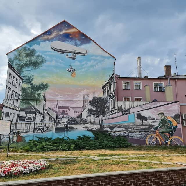 Mural przy placu Wyzwolenia - Image 1