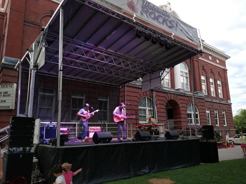 Castonguay Square - The Commons - Image 1