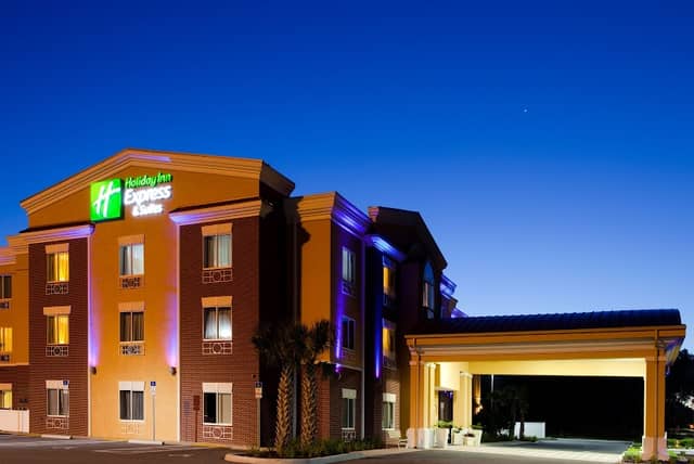 Holiday Inn Express & Suites Brooksville-I-75 by IHG - Image 1