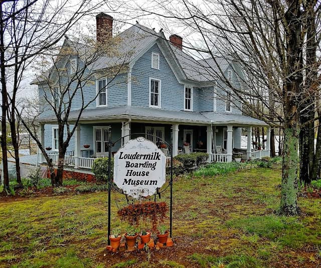 Loudermilk Boarding House & Everything Elvis Museum - Image 1