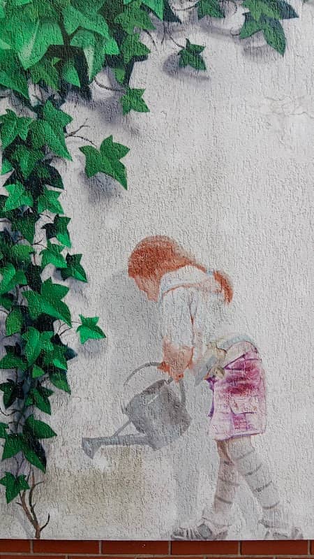 Grafiti "Dziewczynka z konewką" - Image 1