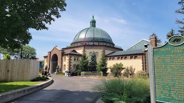 Detroit Zoo Butterfly Garden - Image 1