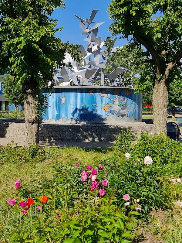 Brunnen vor Stadthalle - Image 1