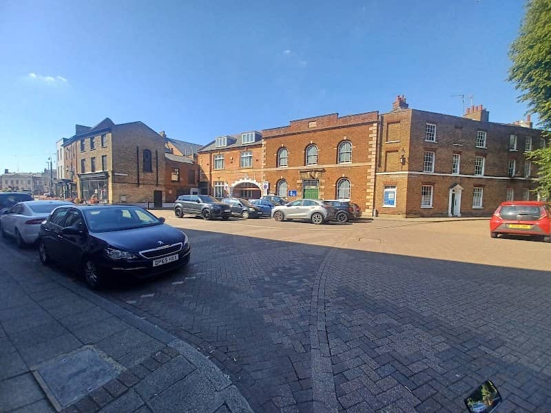 Crescent Gardens - Image 2