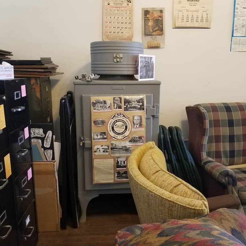 Deans Store - Image 2